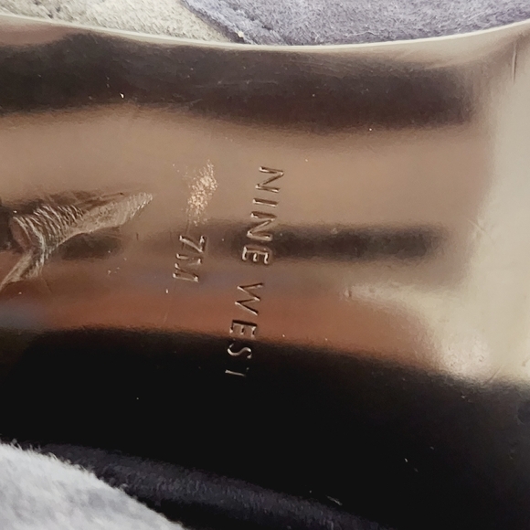 Nine West Navy Suede Open Toe Heels Size 7 - Picture 10 of 10